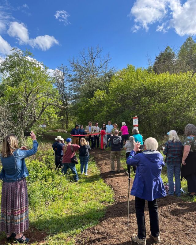 If you’re exploring the Franklin area this Spring, you must check out the Barbara McRae Cherokee Apple Trail that had its Grand Opening last week. The trail is just off the Little Tennessee River Greenway and is a tribute to the Cherokee art of apple cultivation and features several authentic varieties of apples 🍎 🍏. The @nikwasiinitiative spearheaded the effort and is succeeding at creating a vibrant outdoor community gathering space for all people to learn and enjoy. And thank you @food_for_adventures for curating delicious apple treats to enhance the ribbon cutting event! #madexmtns #franklinnc #wnc #wncmountains #littletenneseeriver #greenway #outdoornc #wncoutdoors #ncoutdoors