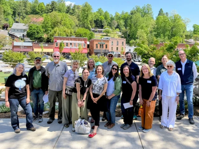 We recently had a wonderful day with @conservingcarolina staff, @ncdeptofcommerce Main Street & Rural Planning Program, the NC Outdoor Economy Office and additional community partners, funders, local business-people and community officials exploring possibilities and dreaming big at the the @saluda_grade_trail Site Walk.

We visited @wakeymonkeysaluda, @saludanc Visitors Center, @saludadepotmuseum, @saludaclt Henry’s Nature Center, @greenriveradventures, McCreery Park, and @greenriverbbqnc — all will be stops on or near the future trail and represent unique and exciting ways users will experience the trail.

When completed, the proposed Saluda Grade Trail would span 31.5 miles from Inman, SC to Zirconia, NC. It is supported by the @arcgov ARISE Program. 

It is amazing to see the community's energy and support. A public forum held this same day drew an audience of hundreds of participants, eager to share their input to shape the future of the corridor. We can't wait to see and support what's next in the planning process.

#saludagradetrail